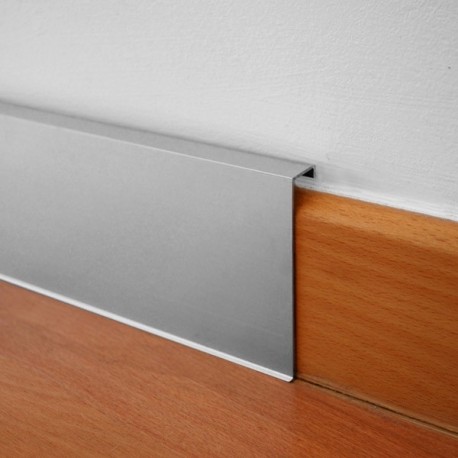 Novorodapie Rehabit - Rodapié en aluminio sobrepuesto