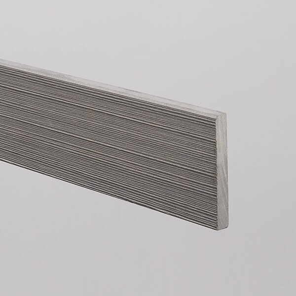 Rodapé ou perfil final para pisos técnicos elevados