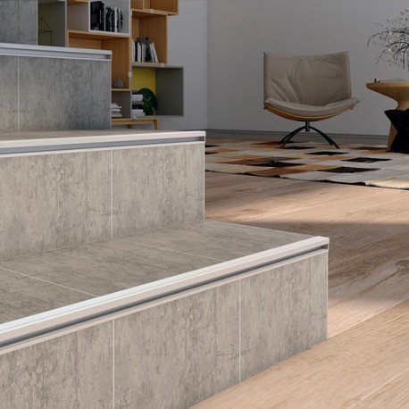 Novopeldaño 4 - Profili per gradini in acciaio inox